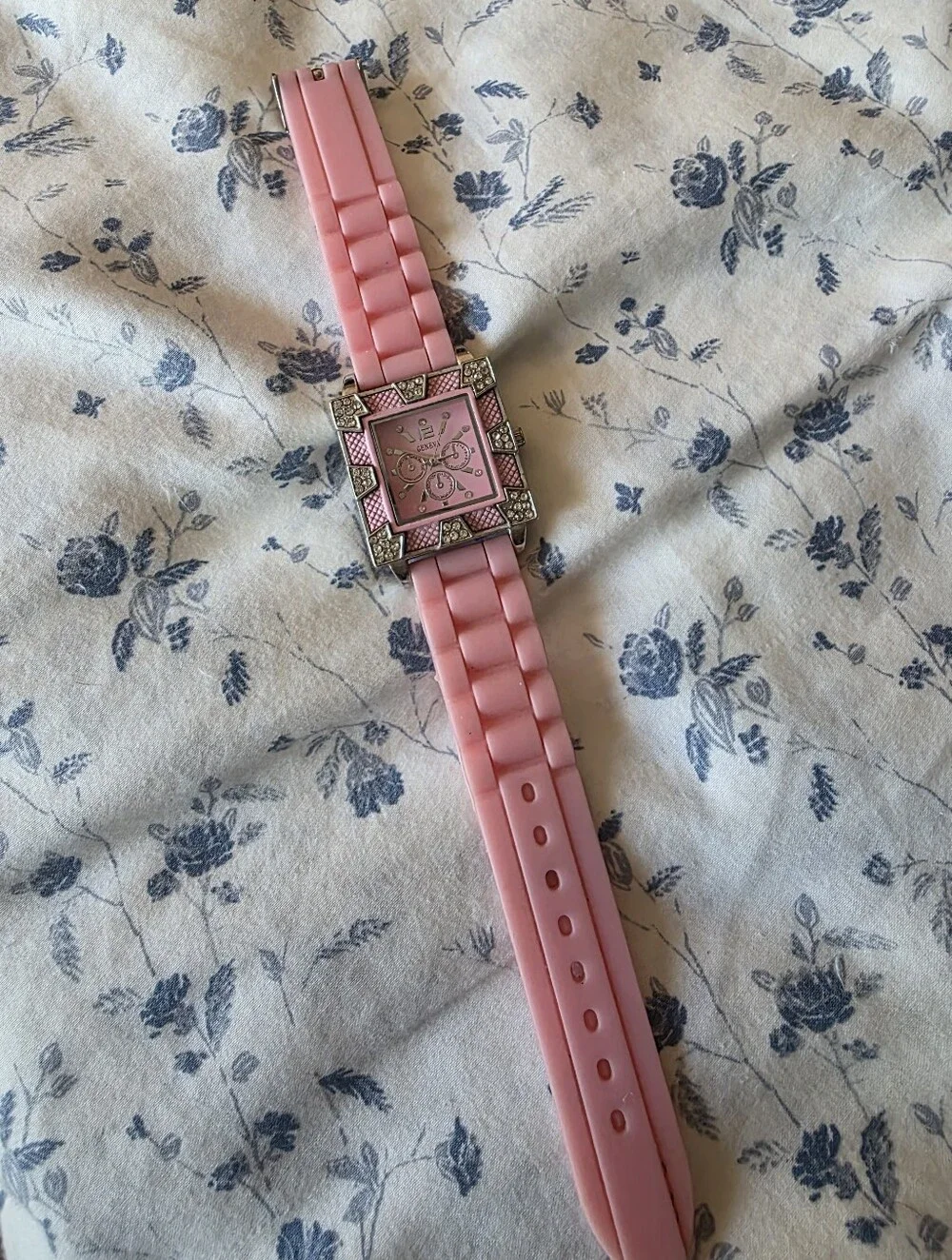 Geneva Ladies Crystal-adorned Bezel Breast Cancer Awareness Watch in pink EUC